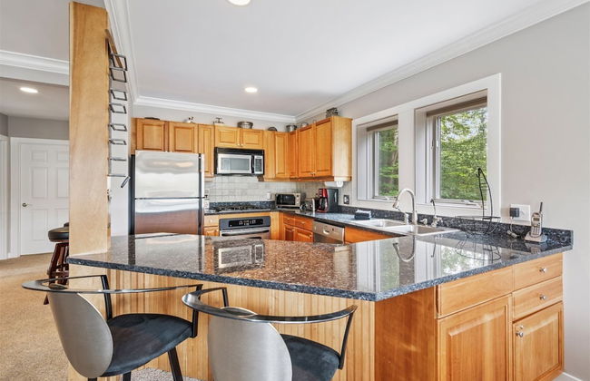 3 Bears at Topnotch Resort & Spa - Photo 13