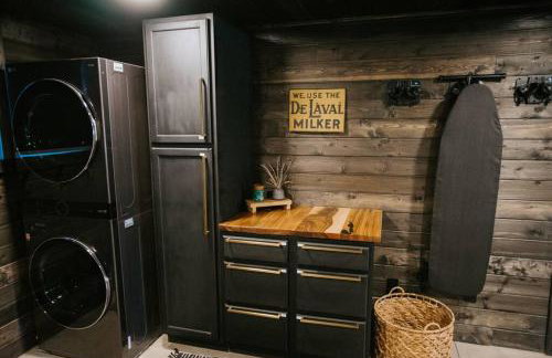 Luxe Nordic Barndominium Retreat at Black Pine - Foto 23