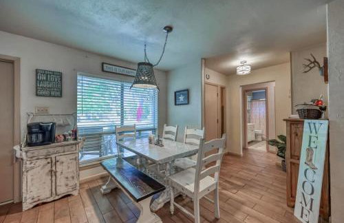 Kerrville Hidden Gem With Firepit and Grill - Great Location - Foto 15