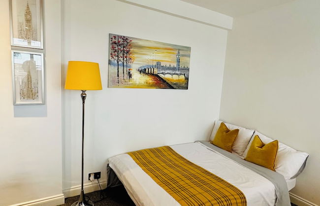 Camden Skyview Mansion - Photo 9