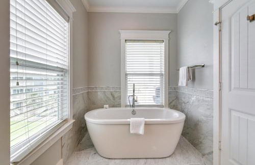 Walk to Ocean! Group Beach House in Galveston - Photo 19