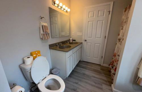 Pocono Escape - Modern & Cozy - Foto 12