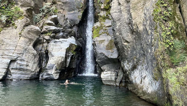 Tour de 4x4 por Sete Cidades e Lagoa do Fogo - Foto 5, Cascata do Salto do Cabrito