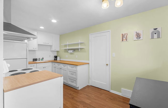 Greenwood's Lavender Haze - WalkScore 81 - Photo 12