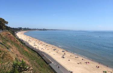 Luxury Villa with Beach Hut and Hot Tub - Photo 45