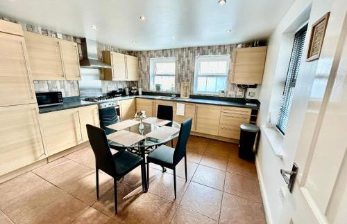 Mannys Apartment - Nice & Cozy 4Bed Flagship Lodge - Photo 35