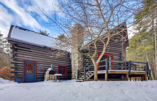 A-Frame Log Home with Game Room Near Lake George! - Foto 35