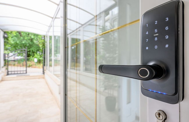 Yellow house with private parking - Photo 30