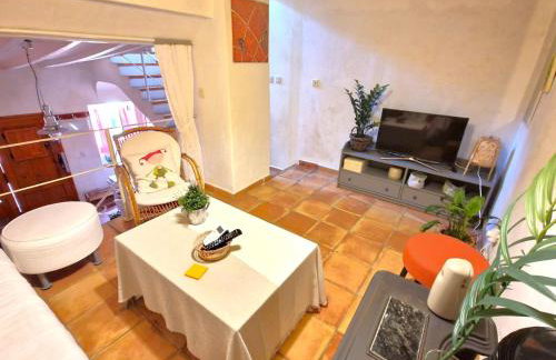 The Alicante Old Town artist workshop, Impressive rooftop, terrace with amazing city views and sea views, BBQ, Air conditioner, Wifi - Foto 48