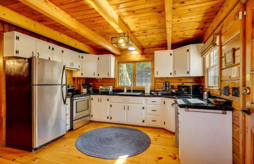 Private Spring-Fed Pond Idyllic Shrewsbury Cabin! - Foto 9