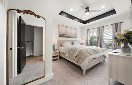 Near DT & Med Center Townhouse WiFi Games Pets - Foto 19