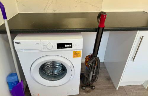 Modern Elegant Home - Photo 30