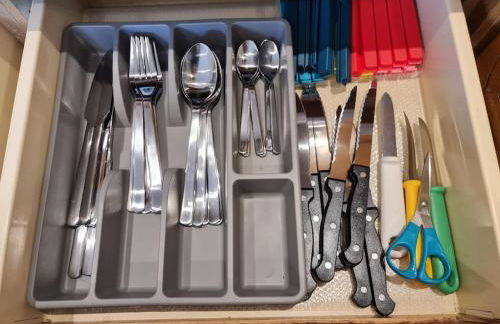 London Luxury 6 Bedroom Family House Sleeps 12 people Parking for 4 Cars Close to tube. - Foto 37