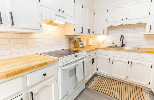 Comfy and Convenient Duplex - Foto 5