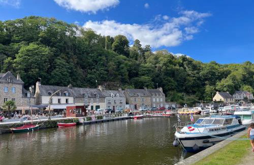 Quai du Val is a Charming Pet and Family Friendly Riverside Gite in Lehon close to Dinan Sleeps 7 - Photo 39