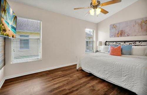 5BR Cottage w Pool & Hot Tub Near Disney - Foto 26