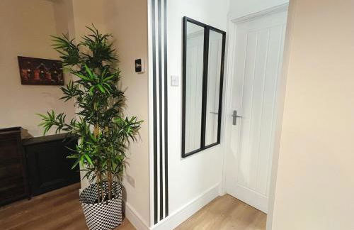 Darfield 4 Bedrooms Home 6 Beds 2 Showers Driveway Parking For Business Stays - Foto 22