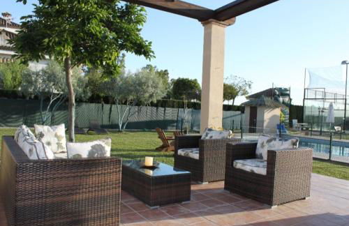 Precioso chalet con piscina y pista de padel - Photo 10