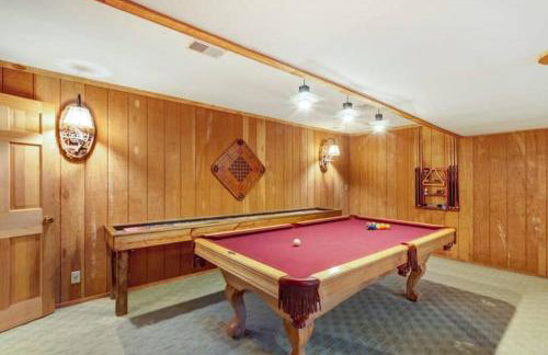 Secluded cabin on 10 acres - hot tub & game room! - Foto 36