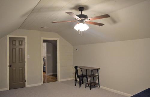 Gathering Place Big, with Dock, Fiber, and Tankless WH - Foto 24