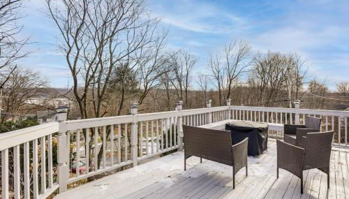 Home with Lake Views and Deck in New Jersey Highlands! - Foto 2