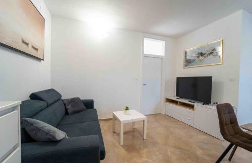 Holiday home “MARKO” with heated pool! - Photo 15