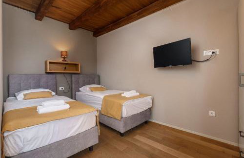 Mediterrane Steinvilla mit Privatpool, Whirlpool, Darts, Billard, Tischtennis, Gym - Foto 22