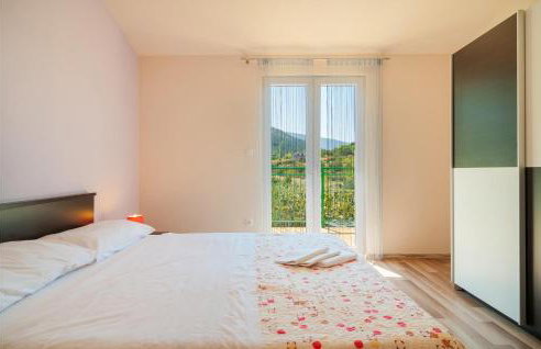 Four-Bedroom Holiday Home Kucice With A Fireplace 09 - Photo 25