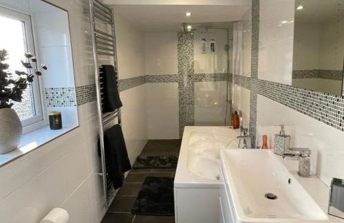 Tollgate House - Luxury Cozy Cottage - HUGE Hot Tub - Alton Towers - Foto 25