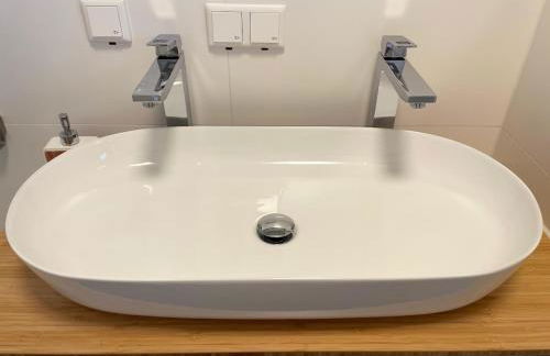 Modernes Apartment Rooftop in Dresden - mit Parkplatz und 2 Balkone! - Foto 27