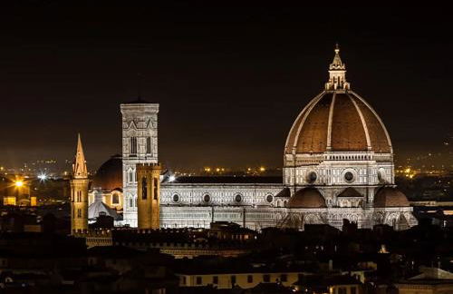 Spacious, with private Parking, 2 bedrooms 2 bathrooms - Comfortable and Bright Apartment in Florence with Private Parking Garage - Just Few Minutes walking From Historic Center - Foto 43