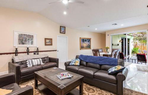 Tropical Oasis with Heated Pool - Photo 35