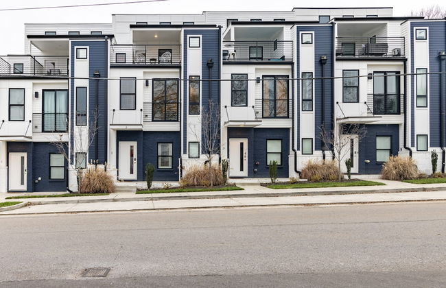 Monty by Avantstay 4bdr 4BA Balcony w Outdoor Seating 5mins to DT - Photo 34