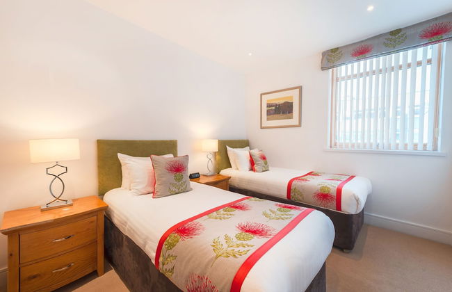 Highland Apartments By Mansley - Photo 12