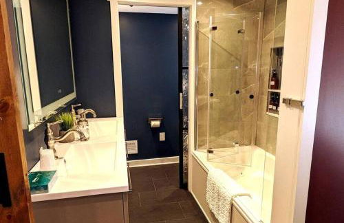 Walkable Elmwood Cottage, No Chores 2Bath 2BR 1Car - Foto 12