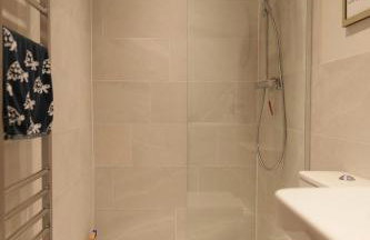 Ultimate Coastal Luxury - 5 Bed, Spacious, Parking, Hot Tub - Foto 28