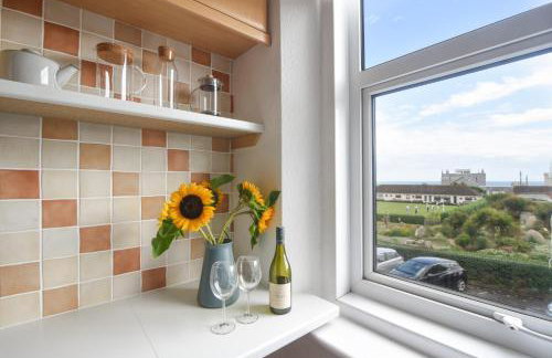 Flat 2, 10 Seafield Road - Photo 10