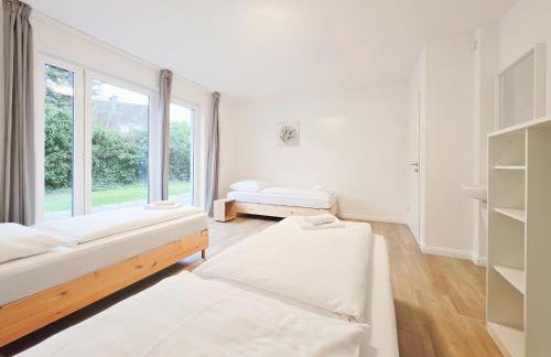 Tolstov House - 6 Zimmer Haus - große Küche - Garten - Parkplatz - 25min Messe DUS - Foto 15