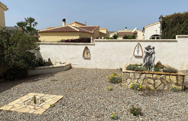 Luxury Beachfront Villa in La Perla - Photo 18