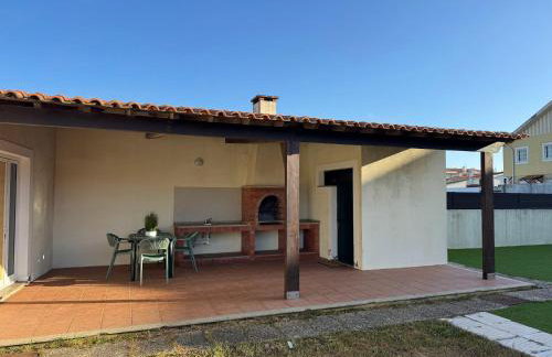 Acolhedora casa de férias T2 com espaço exterior - Foto 53