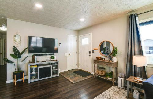 Updated Townhome Near Airport and Shopping! - Foto 2