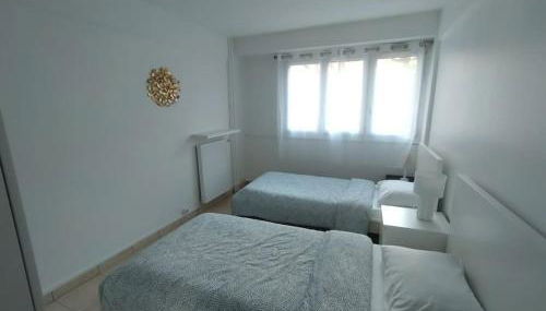 5 mn, 450m walk Metro La Defense, 3 bedrooms, Parking - Foto 5