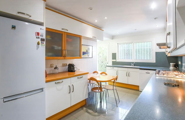 Just 10 Minutes From Sitges, House With Private Garden and Pool- - Foto 20