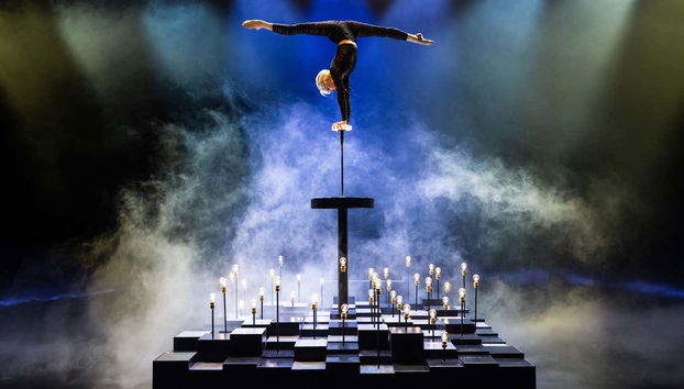 Espectáculo BLINDED by DELIGHT Grand Show en el Teatro Friedrichstadt-Palast - Foto 5, Las acrobacias estarán servidas