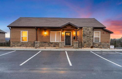 Private Hot Tub, Lake View, 13400 of Free Daily Tickets, Unique Floor Plan! - Foto $