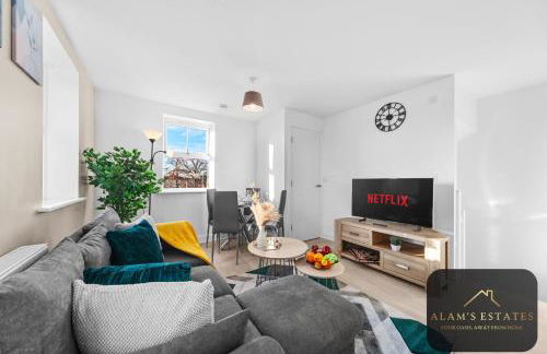 Spacious 2-Bed House, Free Parking, Fast Wi-Fi, Netflix, Contractors Welcome - Photo 37