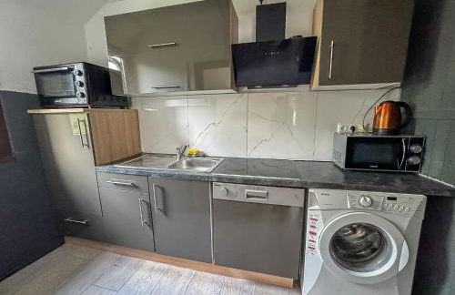 Cici Monteurunterkünfte in Werdohl mit Küche, WLAN, TV, Parken - Foto 11