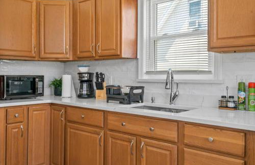 Cozy Retreat 15Min to NYC, FIFA, Mall,FREE Parking - Apartment - Foto 8