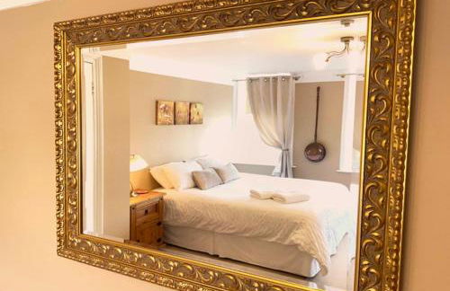 The Georgian Apartment - Photo 9