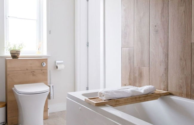 Mariners Stylish Beachside Getaway With Sea Views - Photo 23